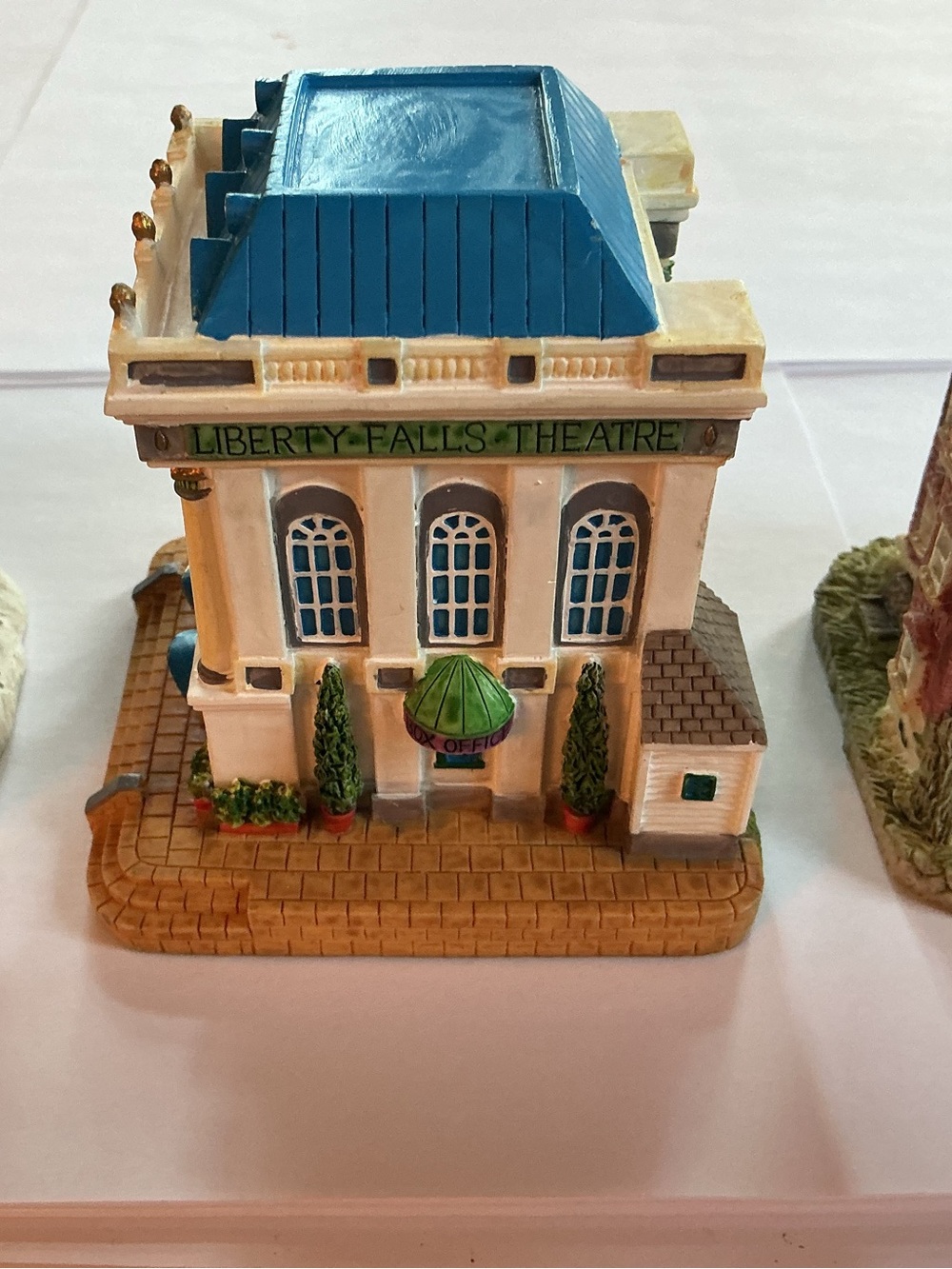 Three Liberty Falls Structures - Picture 2 of 9
